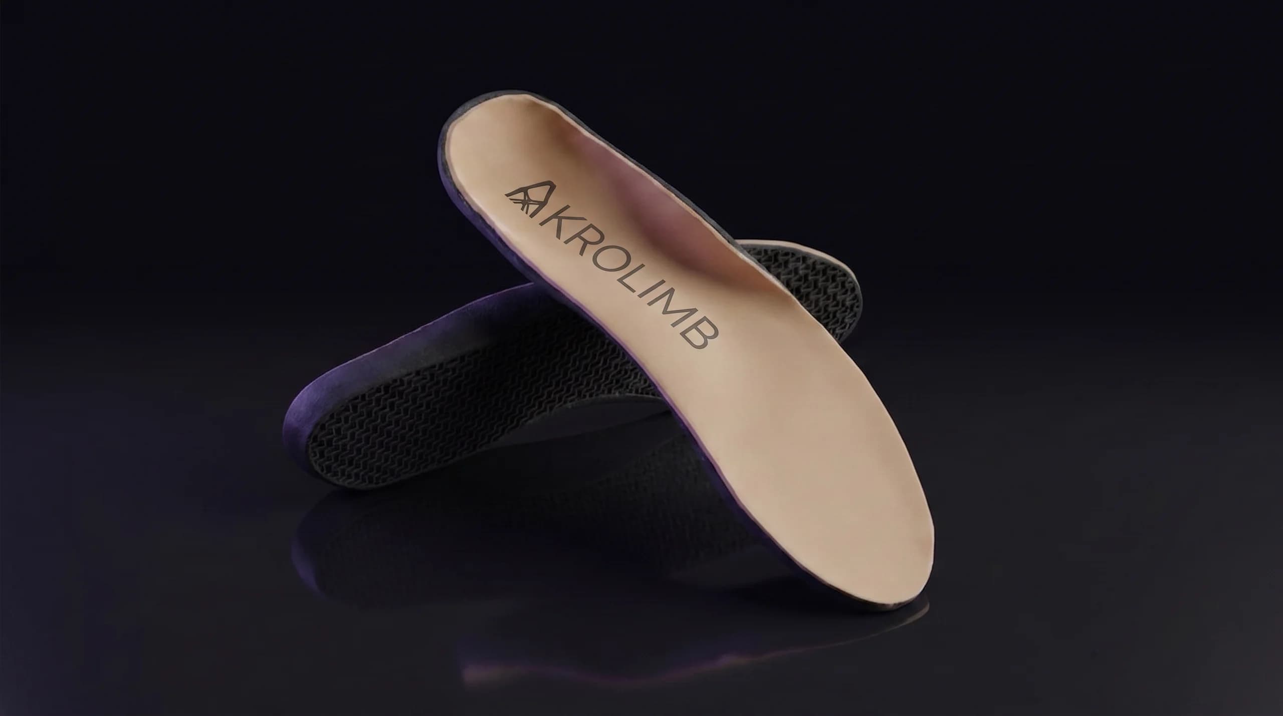 Studio render of the Akrolimb Comfort Cloud insole, AKROLIMB printed on the soft top layer